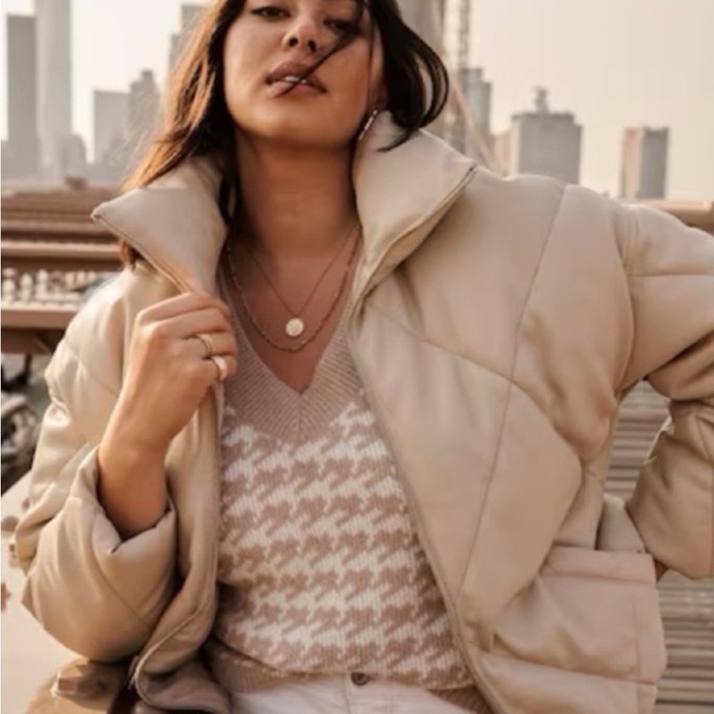 Abercrombie & Fitch Women's oversized vegan Puffer Jacket